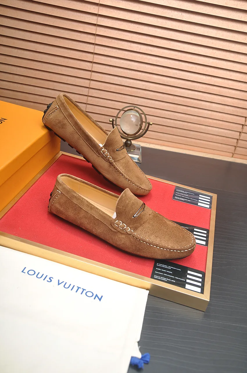 Men's men's shoes 💰420💶 [LV Doudou shoes] (water-dyed cowhide lining) new model is on the market, available on the official website. The new Doudou shoes are processed into single-color materials, and the uppers are made of imported horsehide leather. The body of the shoe is fully hemmed with mark thread, and is lined with imported original cowhide leather. The elegant shoe shape is super suitable for all-matching, and the size is 38-44.